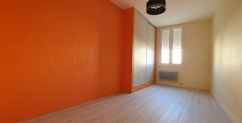 Vente Maison MONTLIEU LA GARDE - 9 pièces -175 m² - (17210)