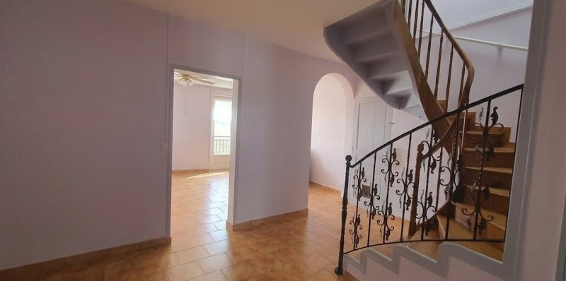 Vente Maison MONTLIEU LA GARDE - 9 pièces -175 m² - (17210)