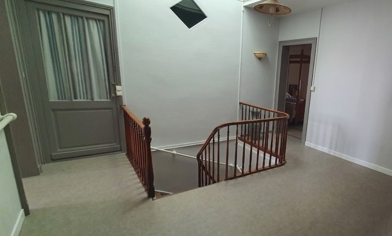 Vente Maison MONTLIEU LA GARDE - 9 pièces -175 m² - (17210)