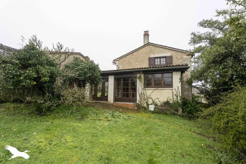 Vente Maison MONTGUYON - 8 pièces -172 m² - (17270)