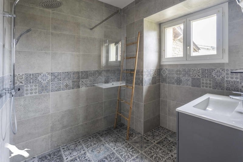 Vente Maison MONTGUYON - 8 pièces -172 m² - (17270)