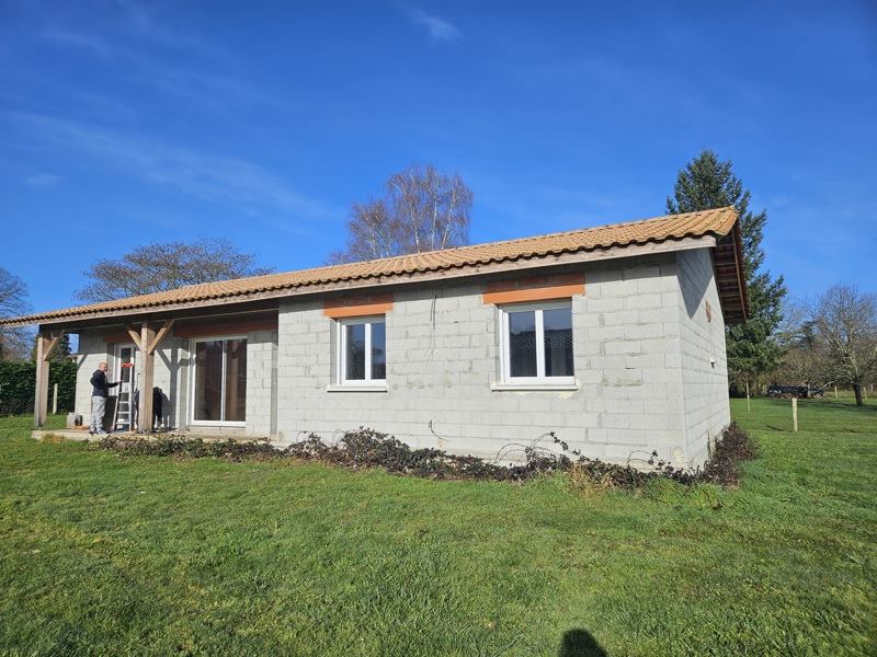 Vente Maison MONTGUYON - 5 pièces -137 m² - (17270)
