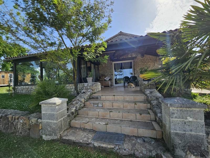 Vente Maison Saint-Martin-d'Ary - 6 pièces -122 m² - (17270)