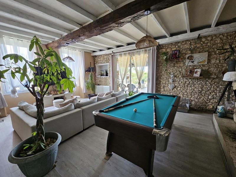 Vente Maison ST MARTIN D ARY - 6 pièces -122 m² - (17270)
