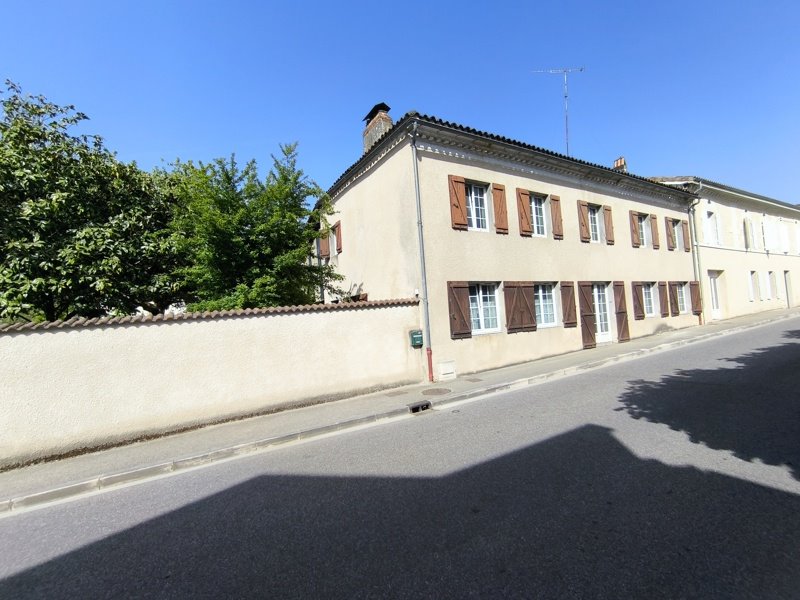 Vente Maison CLERAC - 4 pièces -162 m² - (17270)