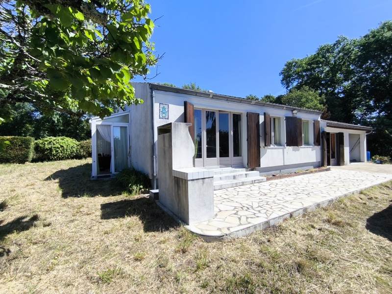 Vente Maison MONTGUYON - 4 pièces -90 m² - (17270)