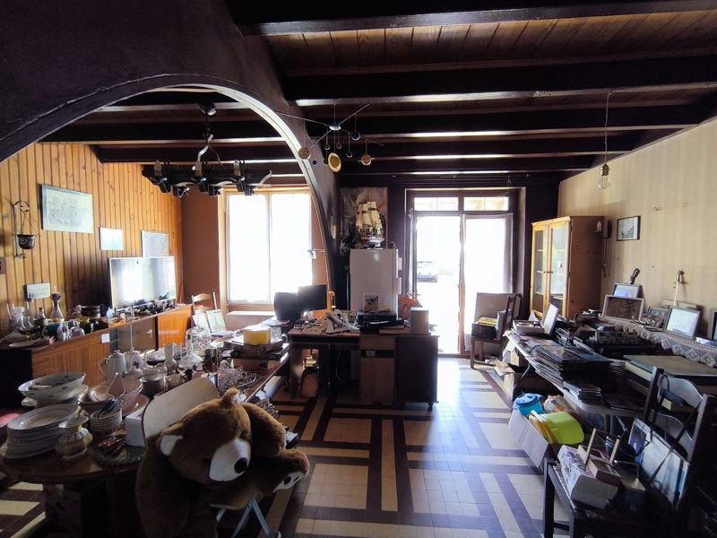 Vente Maison MONTGUYON - 6 pièces -183 m² - (17270)