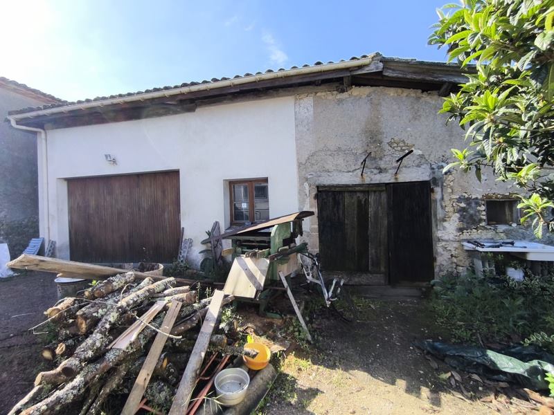Vente Maison MONTGUYON - 6 pièces -183 m² - (17270)