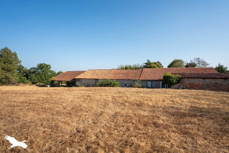 Vente Maison LE FOUILLOUX - 4 pièces -196 m² - (17270)