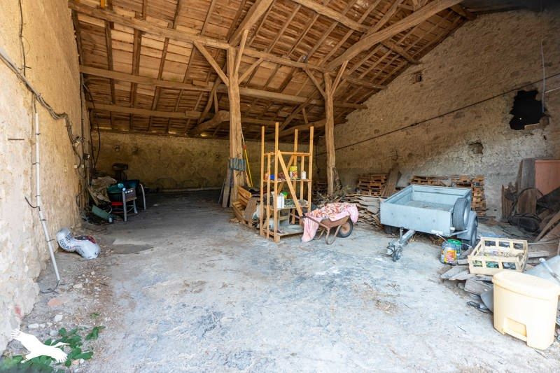 Vente Maison LE FOUILLOUX - 4 pièces -196 m² - (17270)