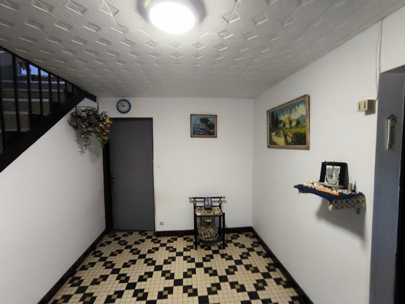 Vente Maison MONTLIEU LA GARDE - 6 pièces -183 m² - (17210)