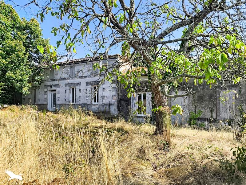 Maison 5 pièces 116 m² · au Fouilloux · 116 m² · 45 000 €