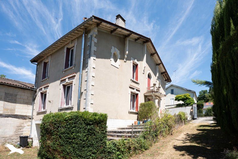 Vente Maison Montguyon 17270 12 pièces - 228 m²