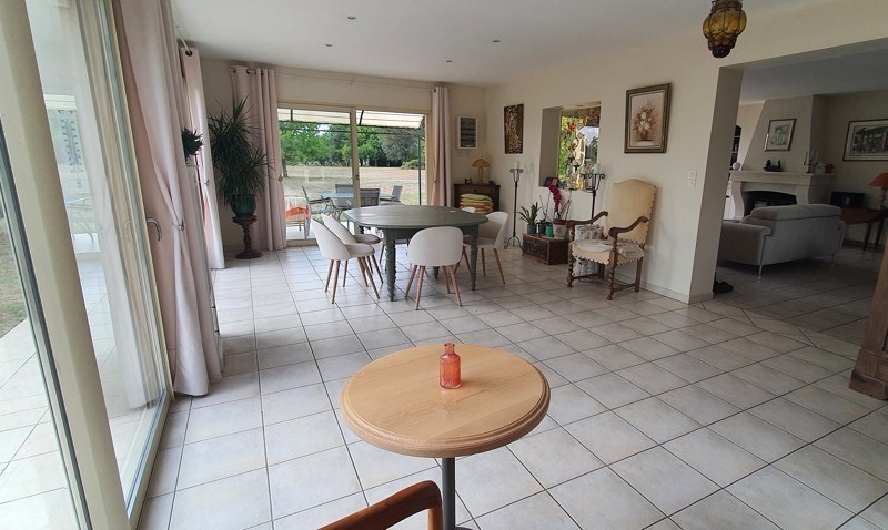Vente Maison La Clotte - 5 pièces -145 m² - (17360)