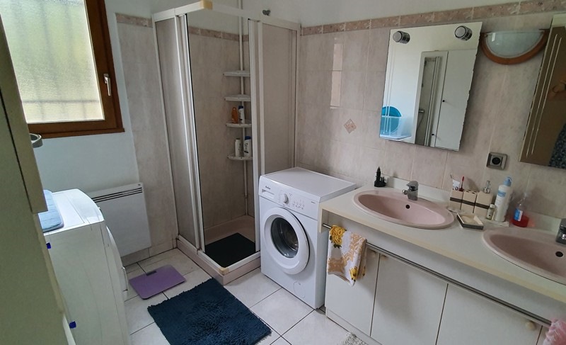 Vente Maison Saint-Martin-d'Ary - 6 pièces -100 m² - (17270)