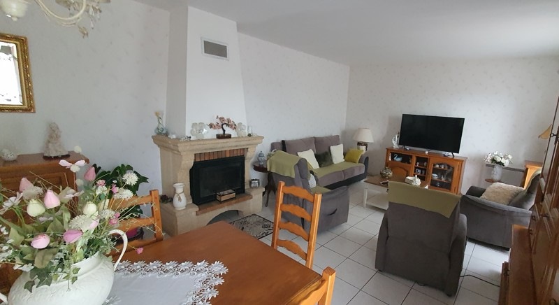 Vente Maison Saint-Martin-d'Ary - 6 pièces -100 m² - (17270)