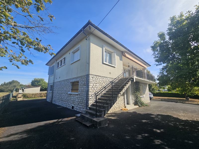 Vente Maison Montguyon 17270 7 pièces - 151 m²