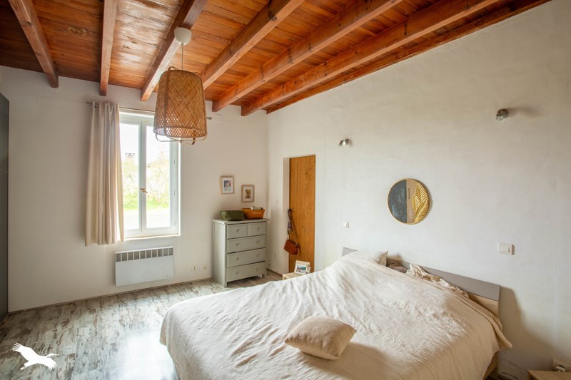 Vente Maison LAVAZAN - 6 pièces -294 m² - (33690)