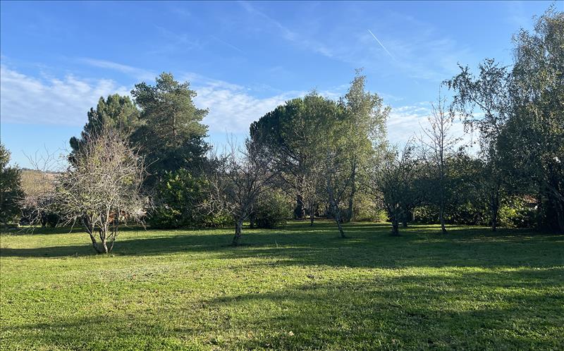 Terrain 4 pièces · à Cadours · 45 000 €