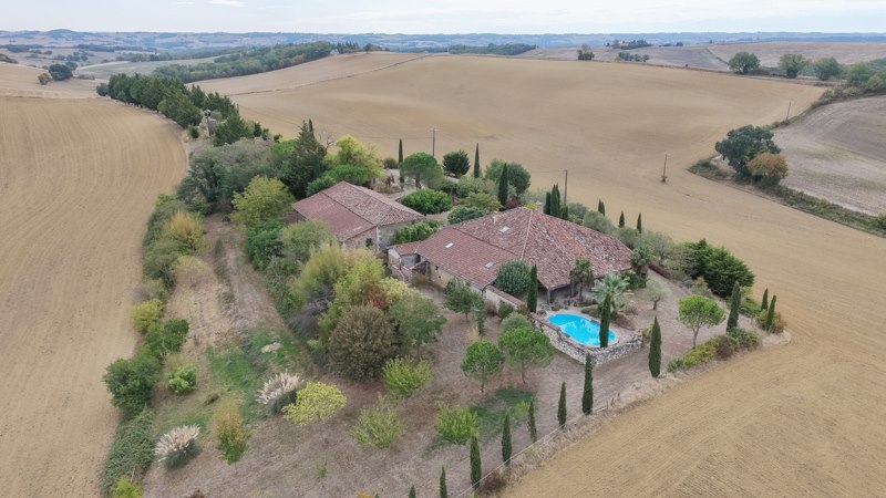 Maison 8 pièces 270 m² · à Castelnau-Barbarens · 270 m² · 348 000 €