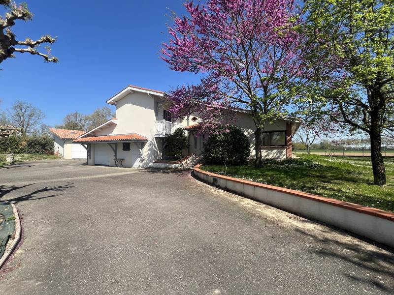 Vente Maison CASTELSARRASIN - 8 pièces -148 m² - (82100)