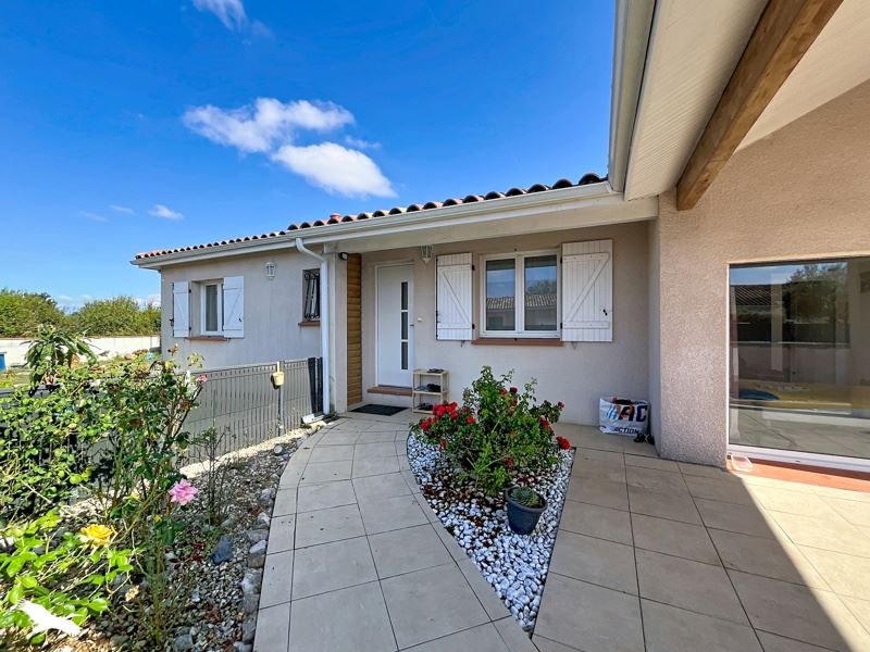 Maison 5 pièces 111 m² · à La Ville-Dieu-du-Temple · 111 m² · 270 000 €