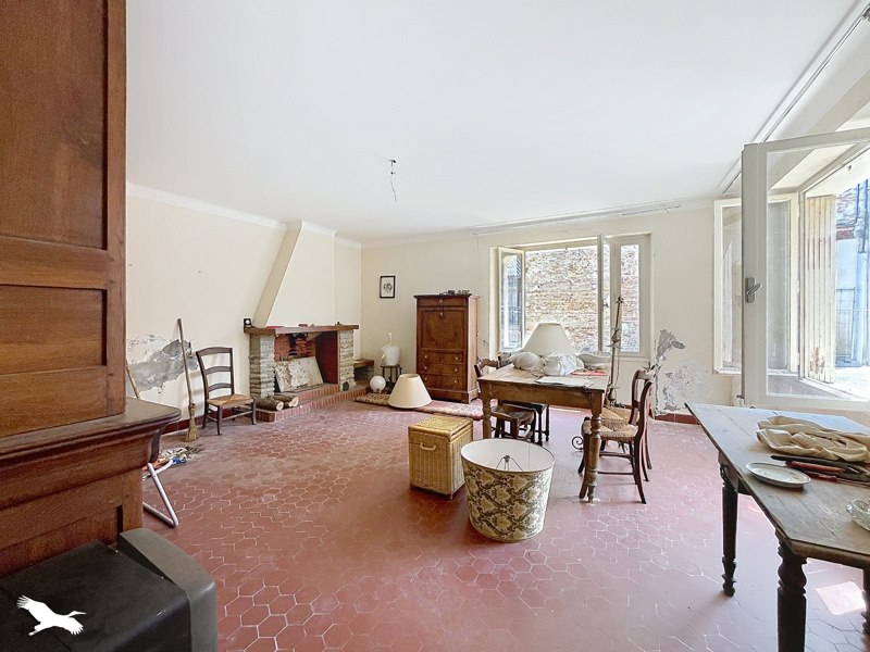 Maison 6 pièces 310 m² · à Lavit · 310 m² · 45 000 €