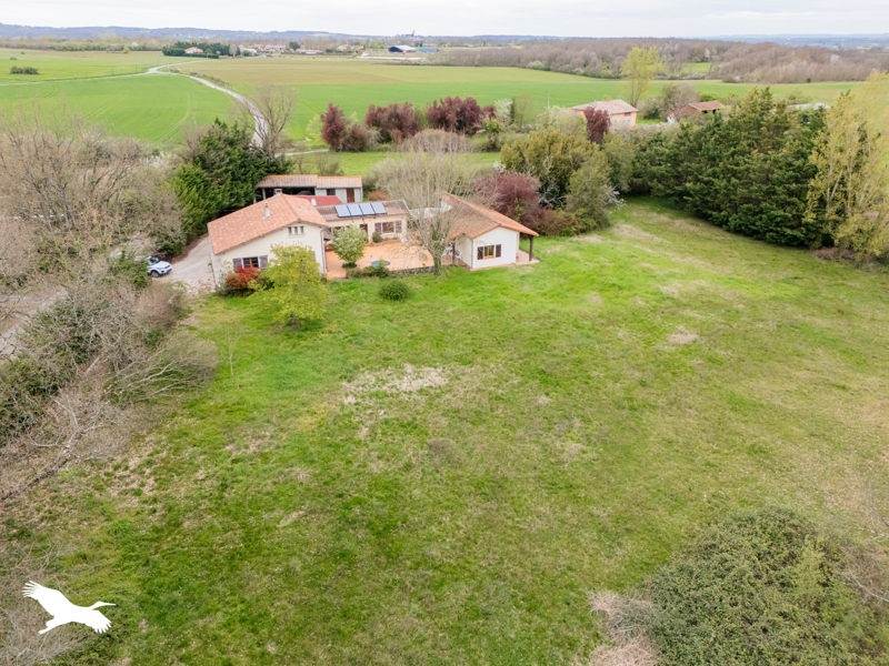 Vente Maison MONDAVEZAN - 8 pièces -238 m² - (31220)