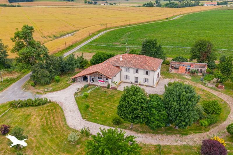 Vente Maison MONDAVEZAN - 10 pièces -266 m² - (31220)