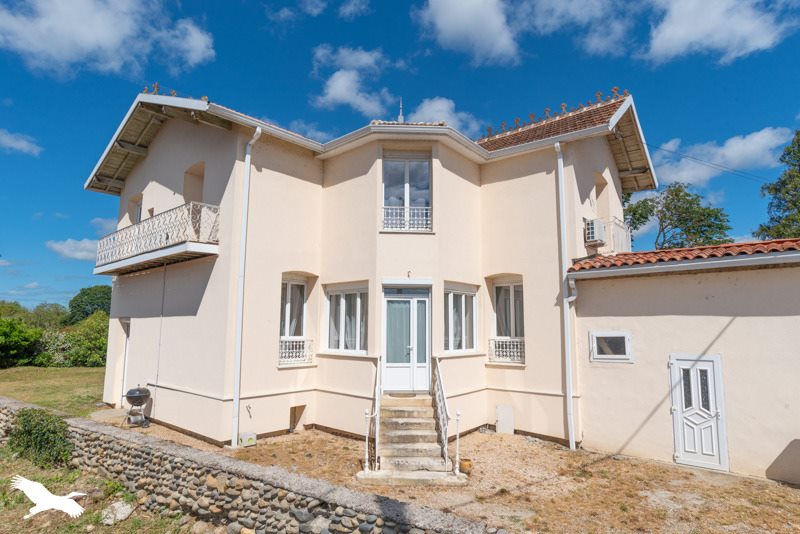 Vente Maison CAZERES - 7 pièces -154 m² - (31220)