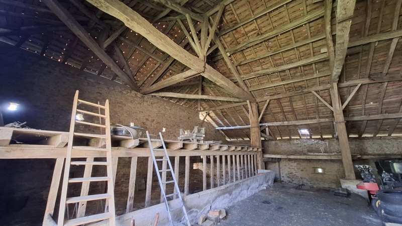 Vente Grange ST YRIEIX SOUS AIXE - 1 pièce -194 m² - (87700)