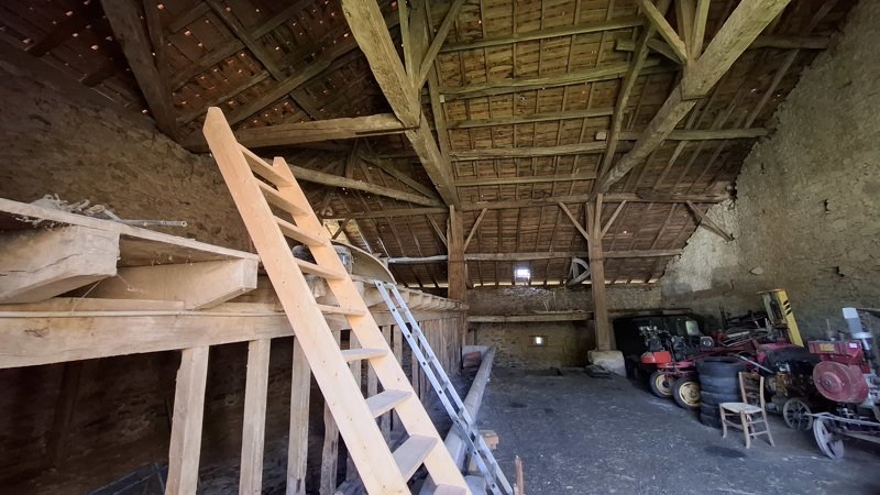Vente Grange ST YRIEIX SOUS AIXE - 1 pièce -194 m² - (87700)