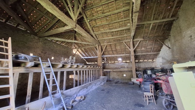 Vente Grange ST YRIEIX SOUS AIXE - 1 pièce -194 m² - (87700)