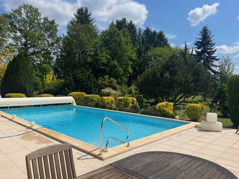 Vente Maison ST VICTURNIEN - 7 pièces -255 m² - (87420)