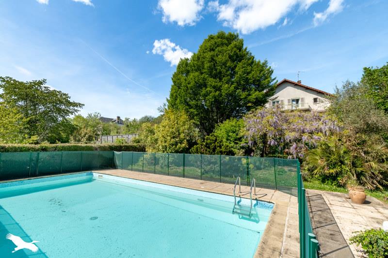 Vente Maison AIXE SUR VIENNE - 8 pièces -233 m² - (87700)