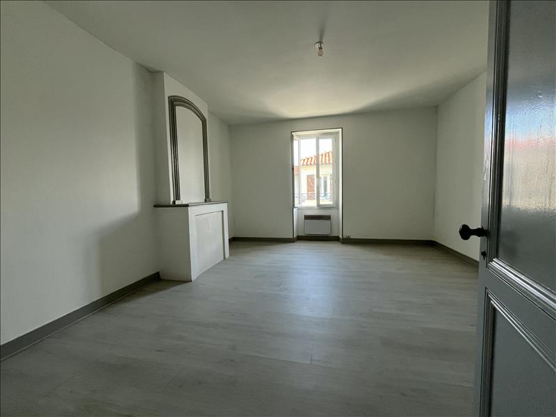 Vente Maison PERIGNAC - 6 pièces -160 m² - (17800)