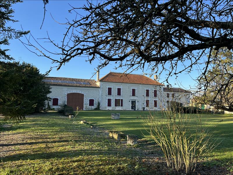 Vente Maison GERMIGNAC - 7 pièces -306 m² - (17520)