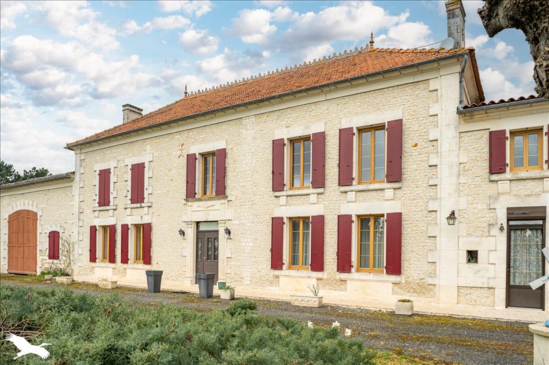 Vente Maison GERMIGNAC - 7 pièces -306 m² - (17520)