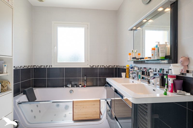 Vente Maison JARNAC CHAMPAGNE - 6 pièces -139 m² - (17520)