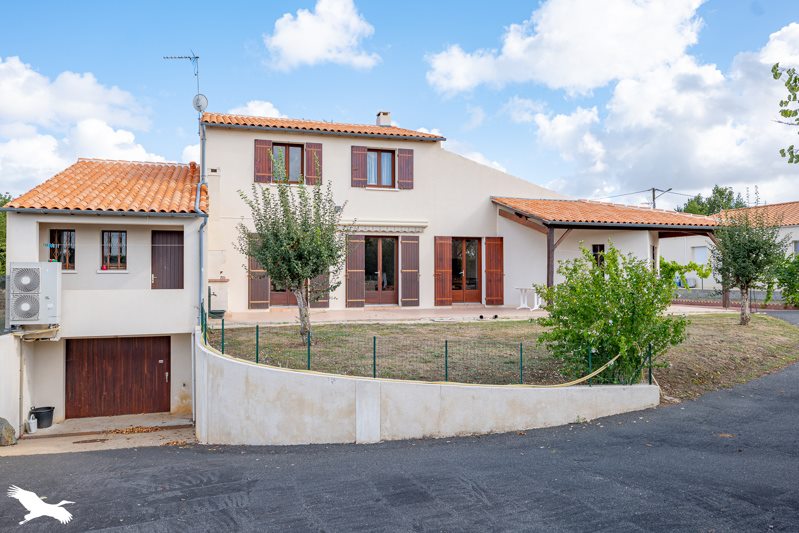 Vente Maison TESSON - 9 pièces -230 m² - (17460)