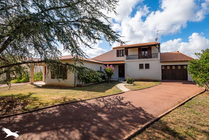 Vente Maison TESSON - 9 pièces -230 m² - (17460)