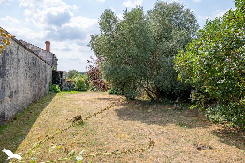 Vente Maison PONS - 6 pièces -146 m² - (17800)