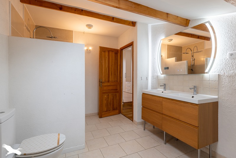 Vente Maison ECHEBRUNE - 8 pièces -200 m² - (17800)