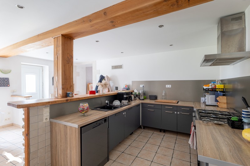 Vente Maison ECHEBRUNE - 6 pièces -161 m² - (17800)