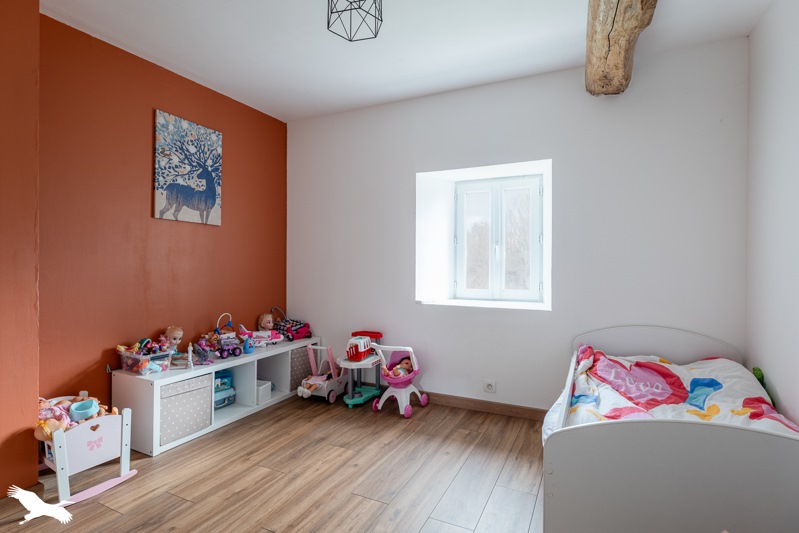 Vente Maison ECHEBRUNE - 6 pièces -161 m² - (17800)