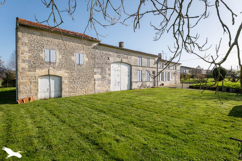 Vente Maison PONS - 5 pièces -160 m² - (17800)