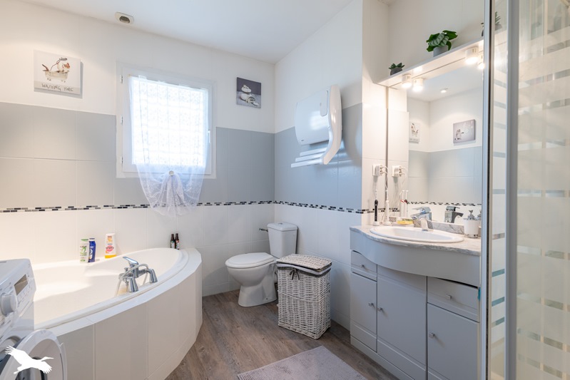 Vente Maison PONS - 6 pièces -146 m² - (17800)