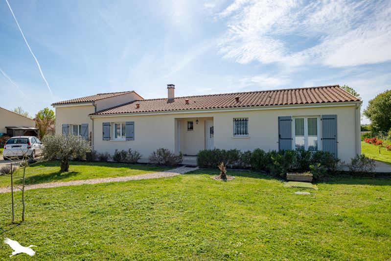 Vente Maison PONS - 6 pièces -146 m² - (17800)