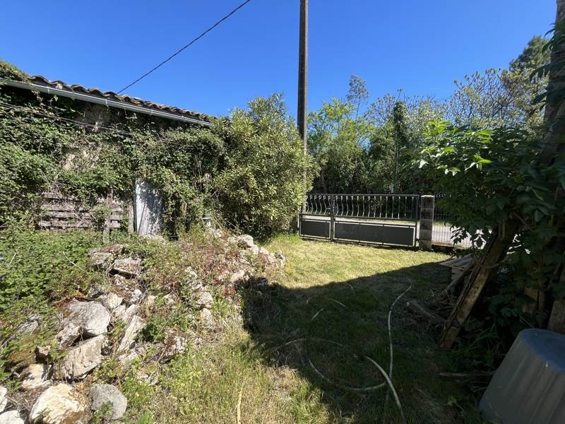 Vente Maison CHAMPAGNOLLES - 4 pièces -107 m² - (17240)