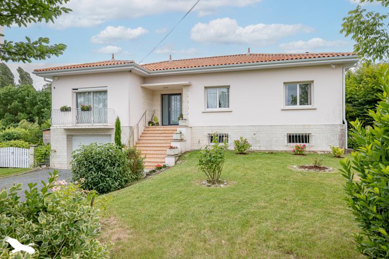 Vente Maison PERIGNAC - 6 pièces -174 m² - (17800)
